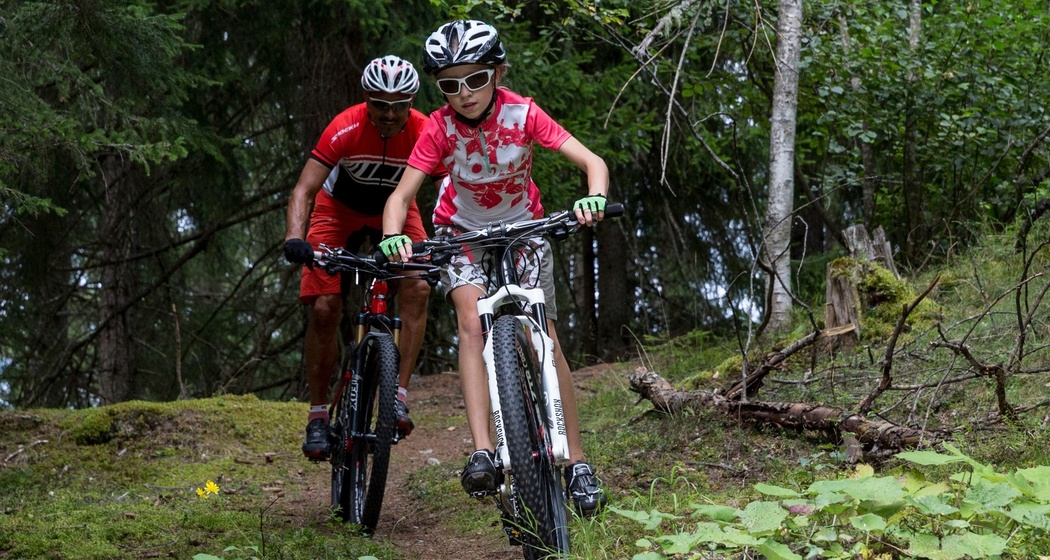 Biker im Wald von Pifal