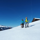 Schneeschuhlaufen im ersten Skigebiet in Graubünden