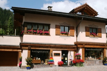 Rössli Antiquitäten und Holz-Spielwaren (oua_45097747_image)