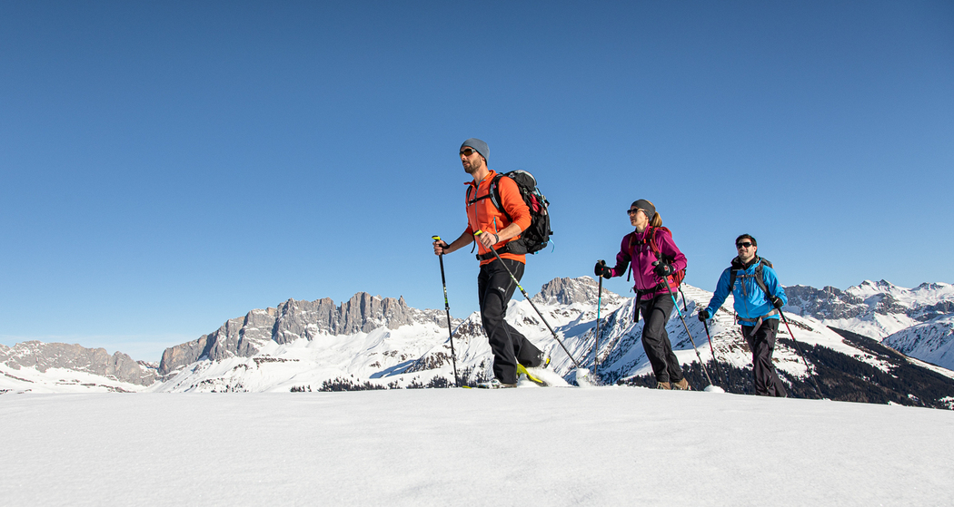 Rätikon Panoramatour Stels - St. Antönien mit den eindrücklichen Kalkwänden des Rätikons