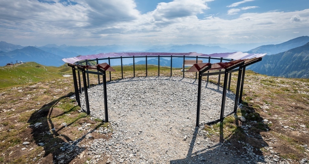 Rundum-Panoramasicht beim Aussichtspunkt auf dem Tagweidlichopf