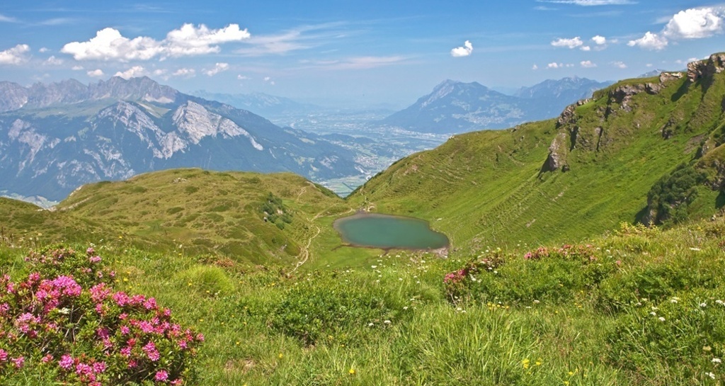 Blick auf das tiefer liegende Vilterser Seeli
