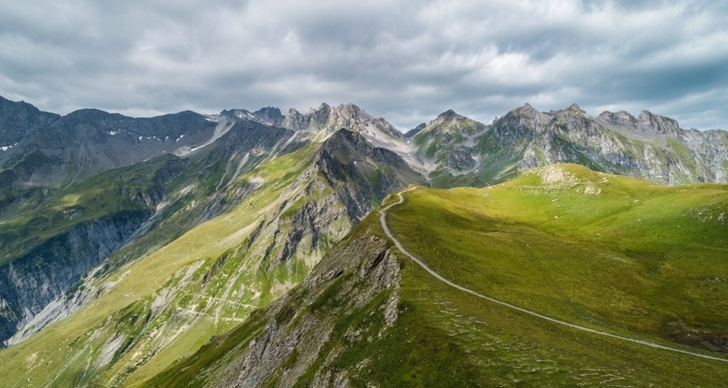 Panorama Höhenweg auf über 2'200 m.ü.M.