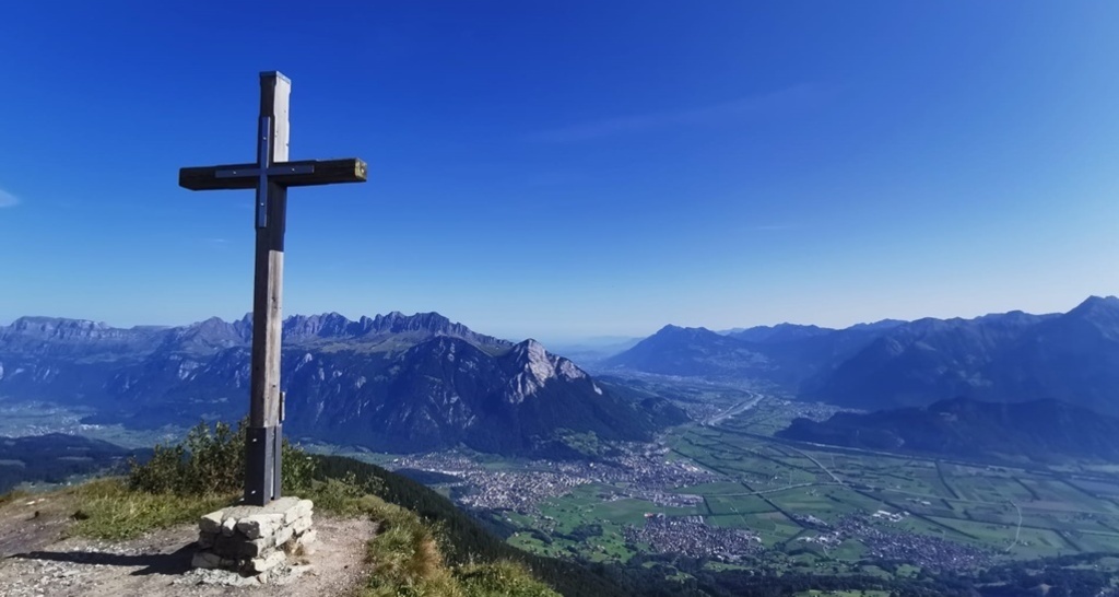 Blick vom Garmil aus ins Tal