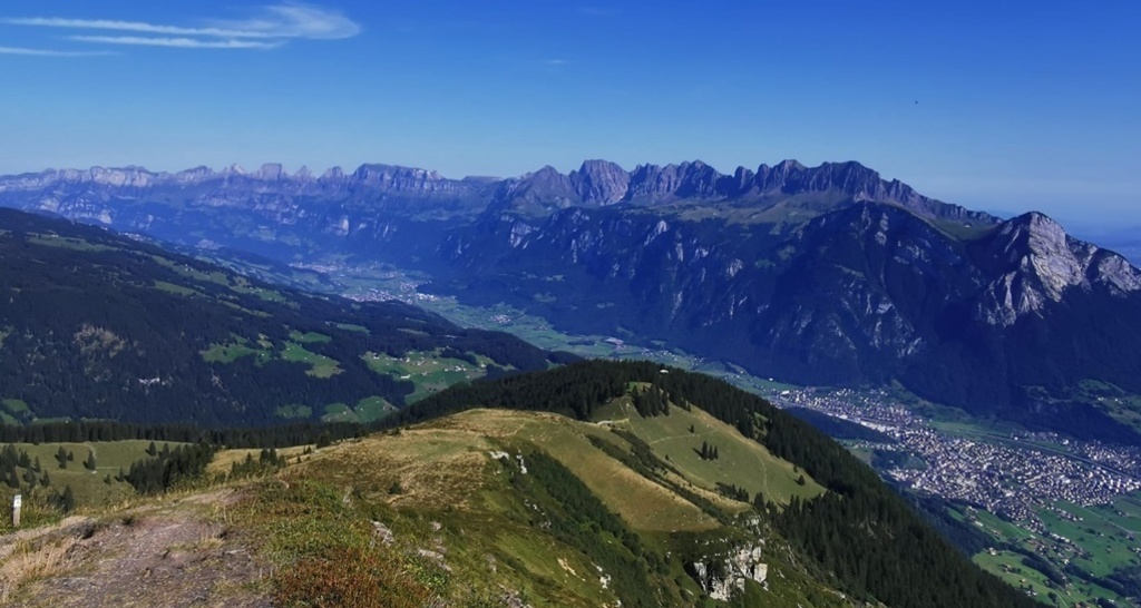 Der Ultra Trail entlöhnt immer wieder mit lohnenswerten Weitblicken