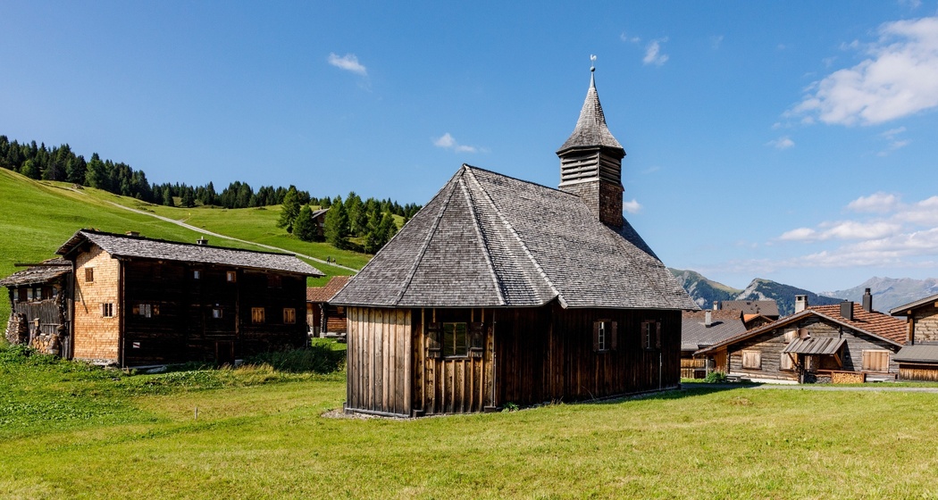 Holzkirche in Obermutten