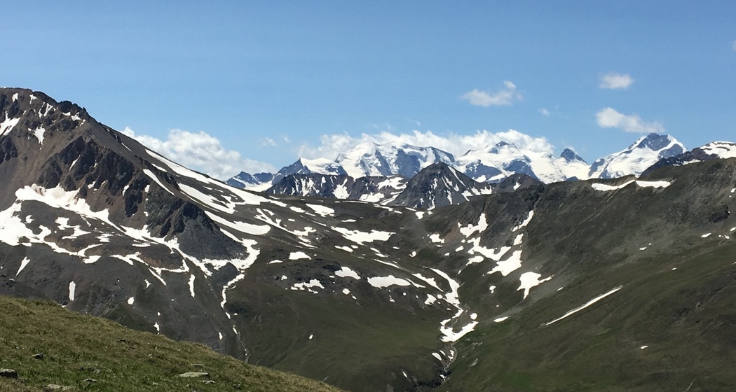 Aufstieg zur Fuorcla Chaschauna mit grandioser Aussicht auf Piz Palü und Piz Bernina
