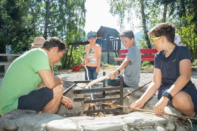 Feuerstelle Chischlun, Flond