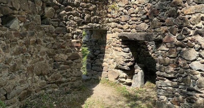 Burgruine Schwarzenstein, Obersaxen