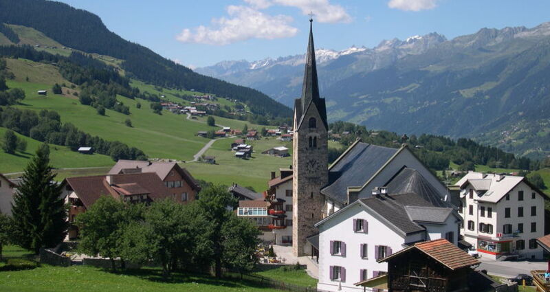 Pfarrkirche St. Peter und Paul Meierhof, Obersaxen