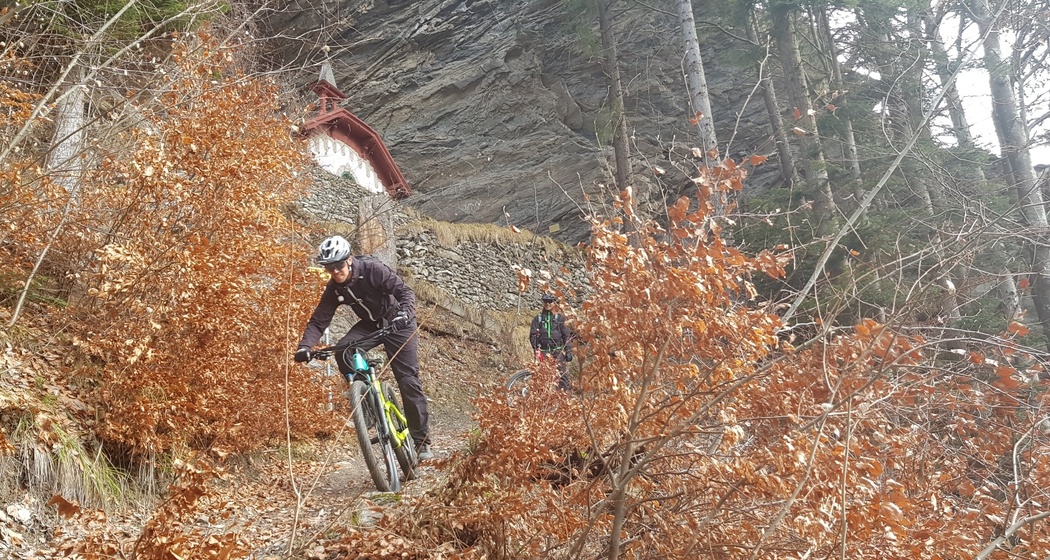 Trail unterhalb der St. Luzikapelle