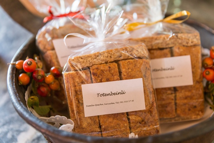 Familie Spescha Hof Sansandrisch, Surcuolm (oua_50353959_image)