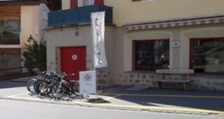 Ivo's Sportshop (oua_50644111_image)