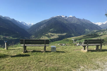 Lesebank "Caplutta", Vella (oua_50882255_image)