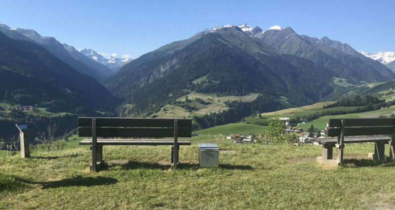 Lesebank "Caplutta", Vella (oua_50882255_image)