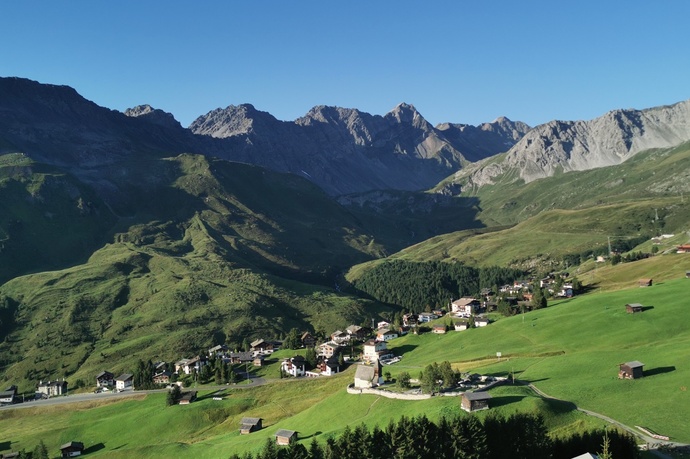 View of Innerarosa from the Tschuggen down