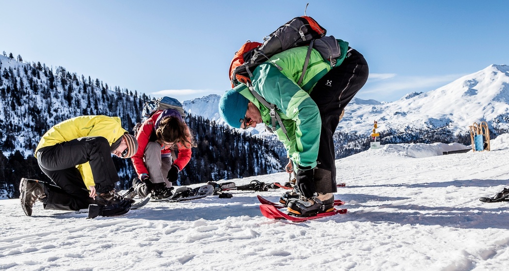 Vorbereitung für die Schneeschuhwanderung