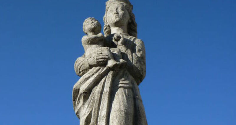 Statue der Mutter Gottes