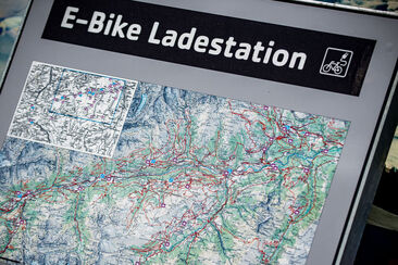 E-Bike Ladestation Rufalipark, Obersaxen (oua_52295137_image)