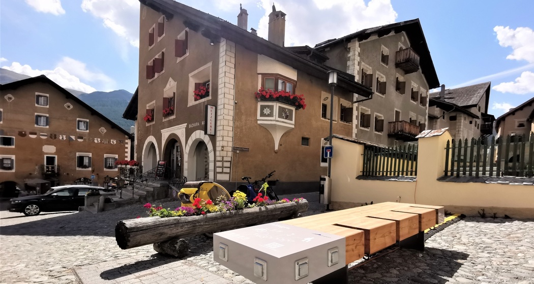 Energy Bänkli Dorfplatz Zuoz