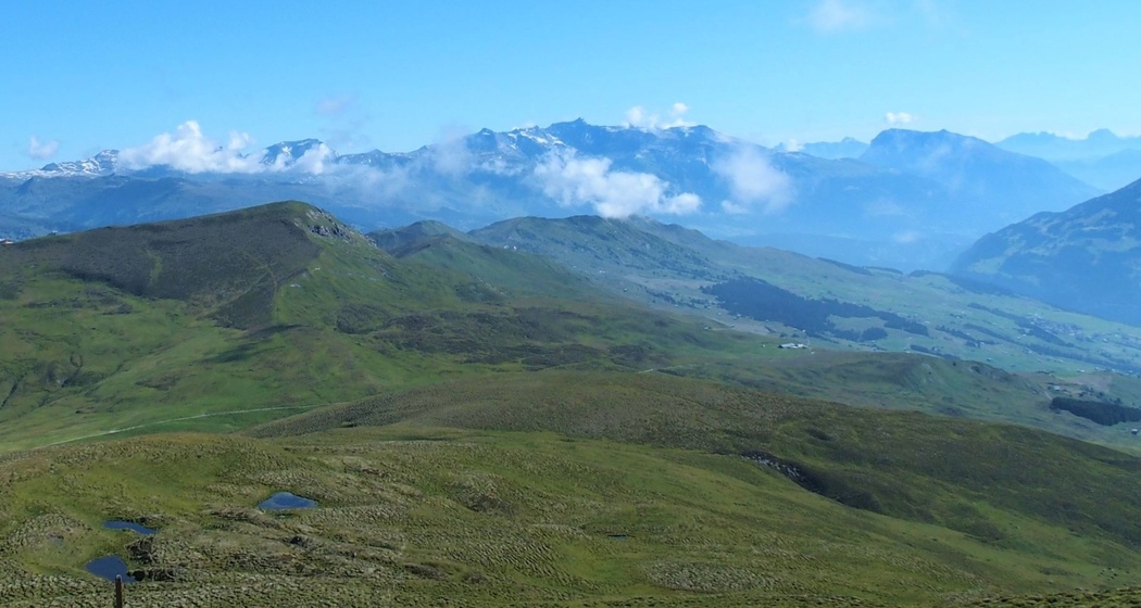 Um su, Sicht in Richtung Péz Sezner