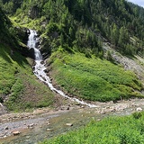 Wasserfall bei Grillstelle