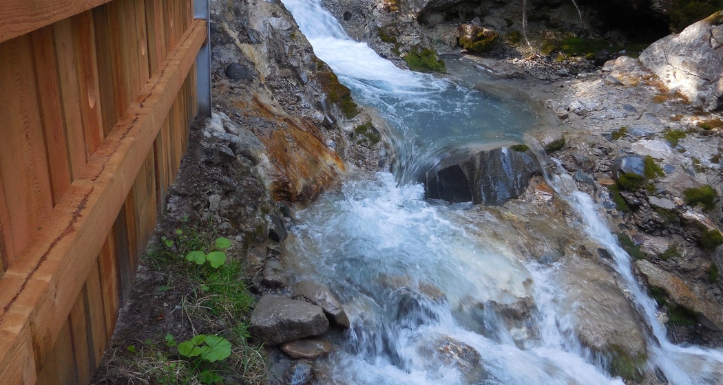 Quelltuff der Funtana da Suolper