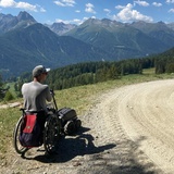 Mit dem Swisstrack auf dem Weg von Motta Naluns nach Ftan