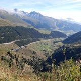 Regard en arrière vers Tschamut et Sedrun