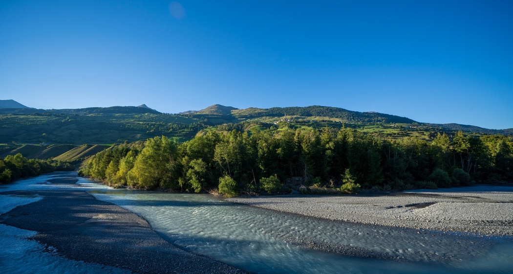 Direkt am Inn zwischen Pradella und Sur En.