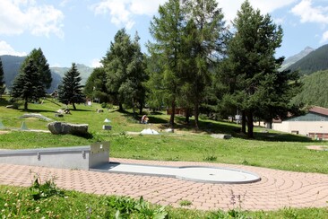 Minigolfanlage beim Sportzentrum Disentis