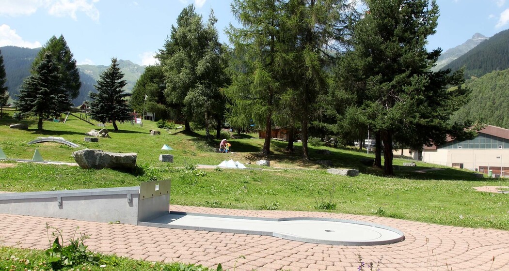 Minigolfanlage beim Sportzentrum Disentis
