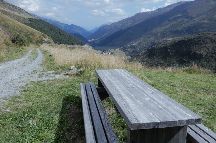 Aussicht ins Tal mit Tschamut