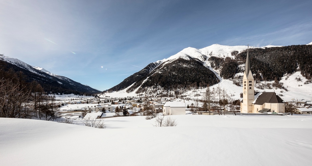Ausblick aufs Dorf Zernez