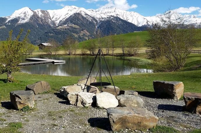 Feuerstelle beim Badesee Davos Munts