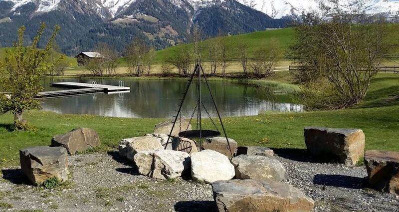 Feuerstelle beim Badesee Davos Munts