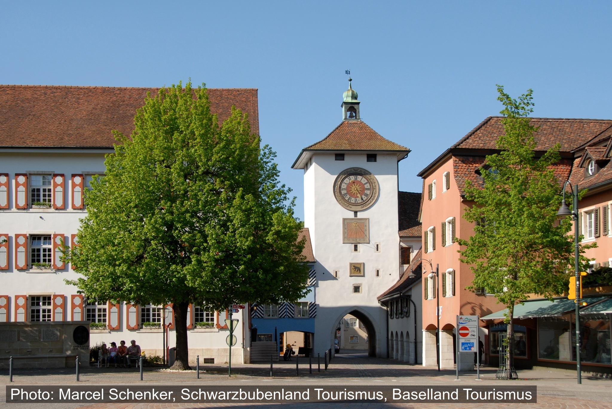 Kinderwagenwanderung: Durchs kühle, moosbewachsene Tal