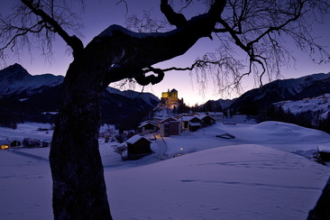 Le château de Tarasp en hiver