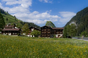 Escursione sul Walserweg da Thalkirch a Safien Platz via Camanaboda (oua_55225593_image)