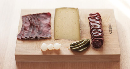 Bündner Plättli im Bistro Staziun Lavin