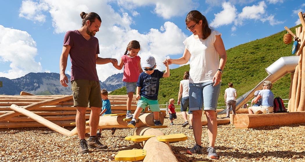 Erlebnisspielplatz Bärenschule_Klettersteg