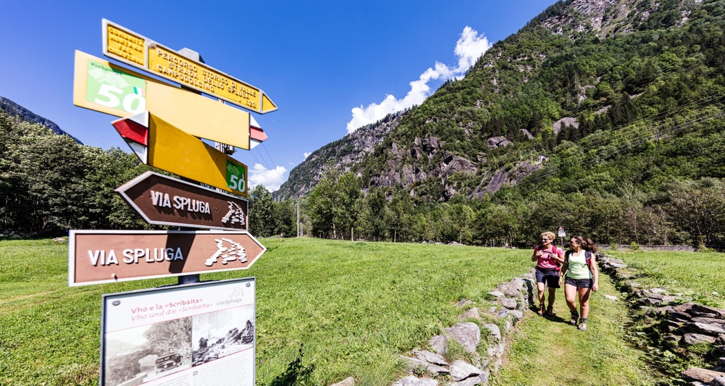 Die viaSpluga ist bestens Beschildert