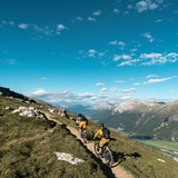 Sentier en direction de l'Alp Muntatsch