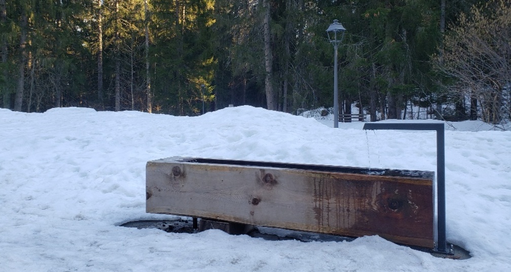 Spielplatz Flims Waldhaus Wasserbrunnen