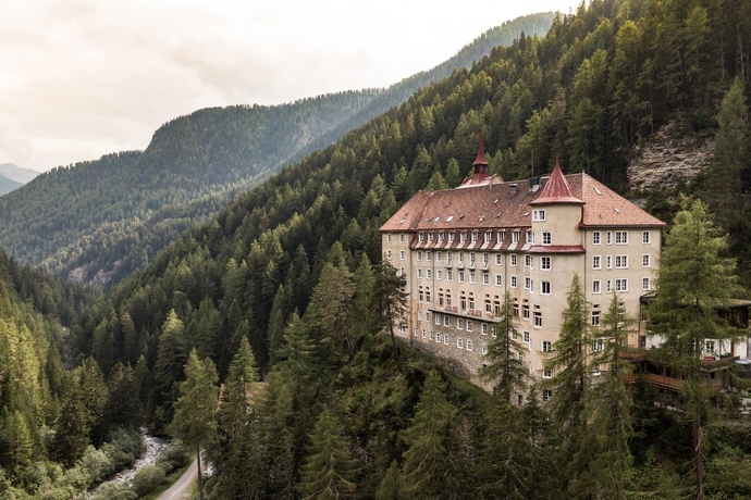 Kurhaus Val Sinestra nella valle laterale Val Sinestra, Bassa Engadina