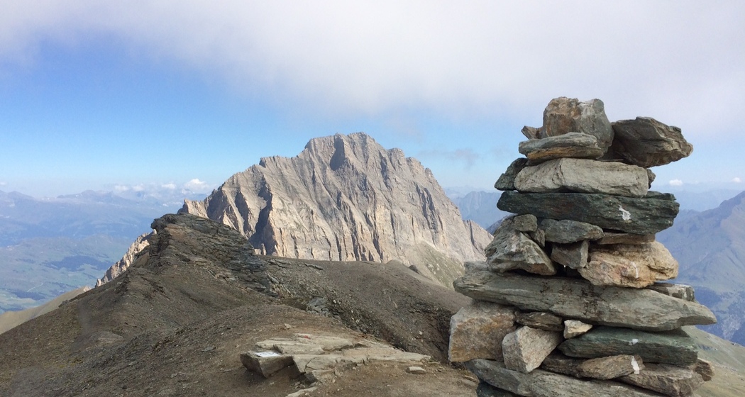 Gipfel Faltschonhorn mit Blick Richtung Piz Aul