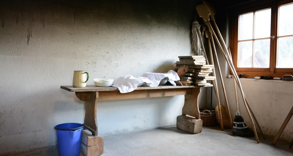 im Innern des Backhauses