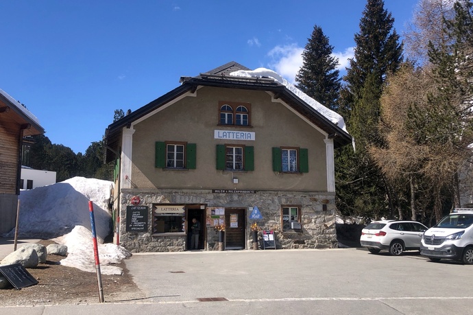 Lebensmittelgeschäft in der alten Latteria Maloja (oua_57966036_image)