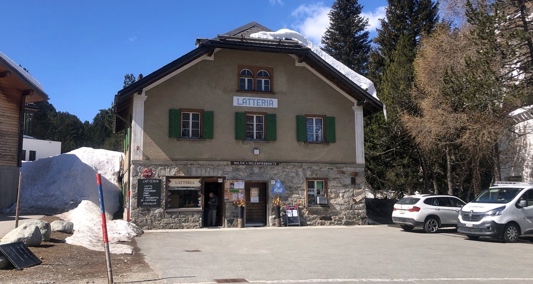 Lebensmittelgeschäft in der alten Latteria Maloja (oua_57966036_image)