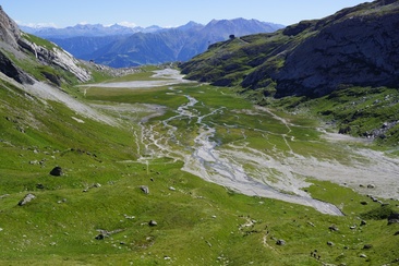 Une plaine alluviale se développe lentement